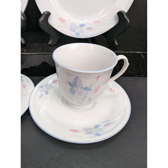 Fresh Flowers by Excel Iris 2 Footed Cups and Saucers with 2 Dessert Plate - Picture 5 of 10